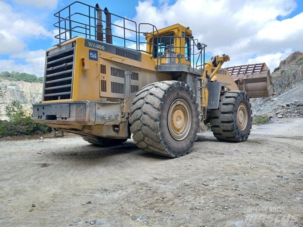 Komatsu WA800-3 Wheel Loaders