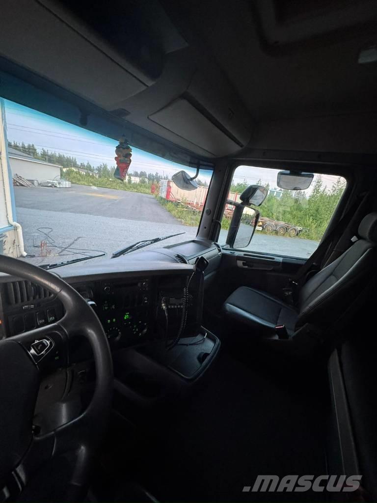 Scania R 420 Conventional Trucks / Tractor Trucks