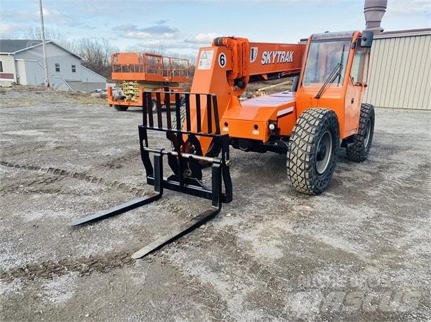 SkyTrak 6042 Telescopic Handlers