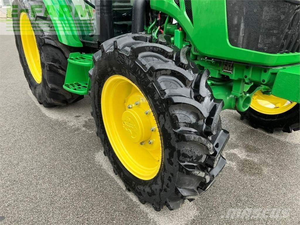 John Deere 5067E Tractors