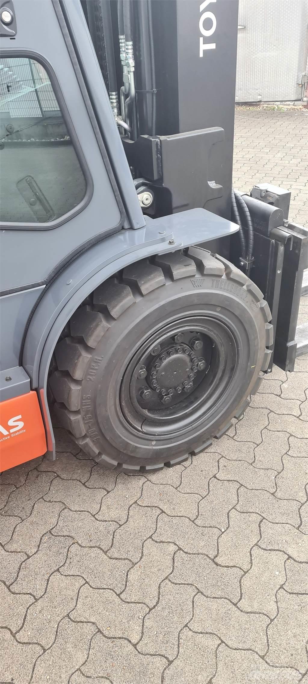 Toyota 40-8FD50N Diesel Forklifts