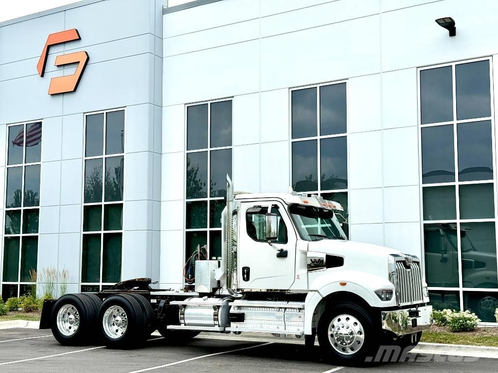 Western Star 49 X Conventional Trucks / Tractor Trucks