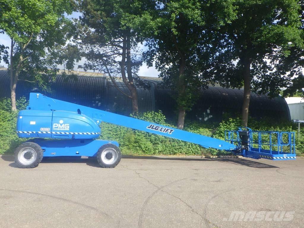 JLG 680S Telescopic boom lifts