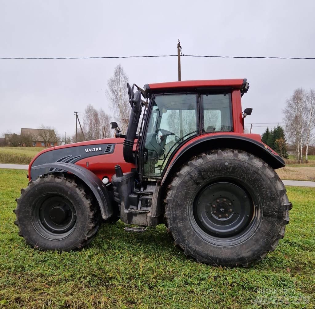 Valtra T 202 Versu Tractors