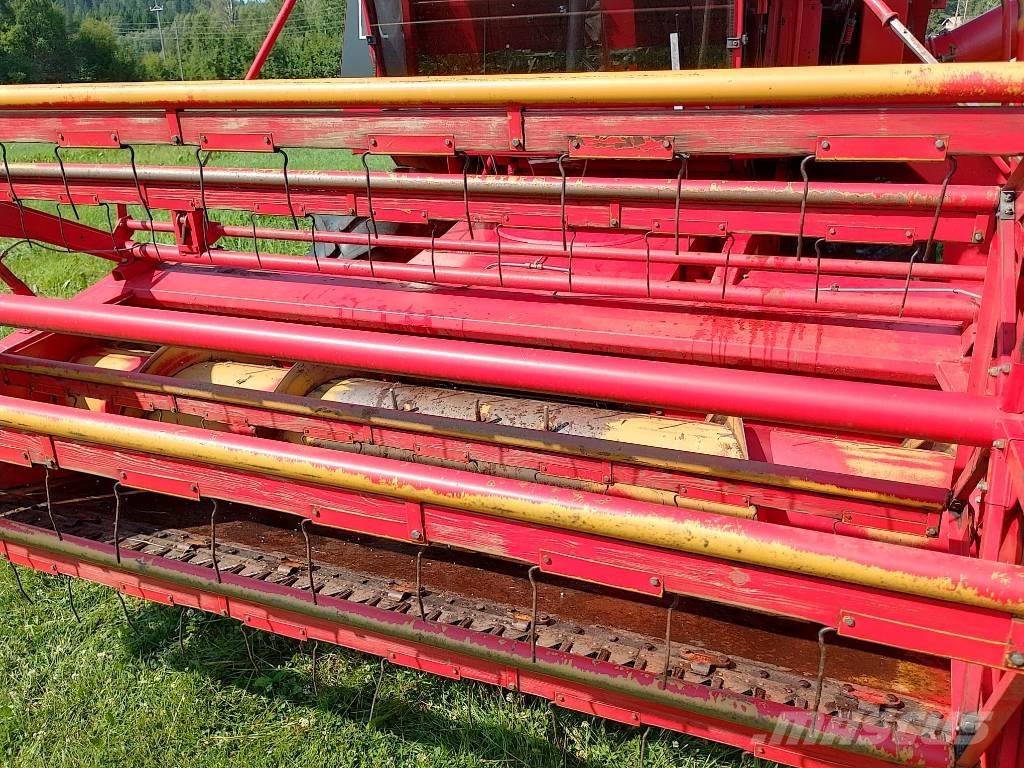 Massey Ferguson 16 Combine Harvesters