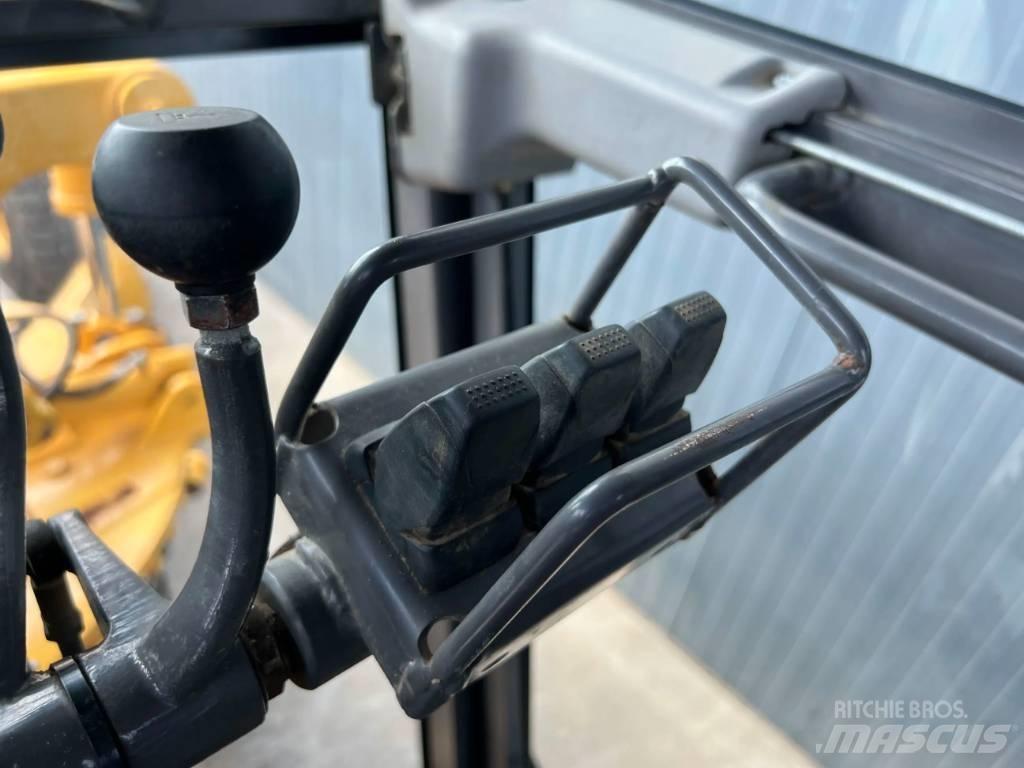 Volvo G946 Motor Graders