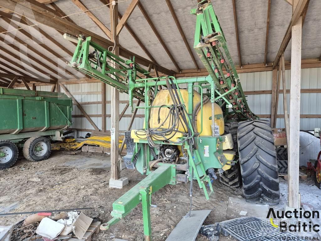 John Deere 732 Trailed sprayers