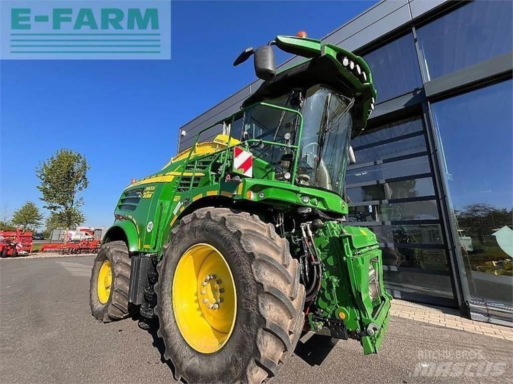 John Deere 8600 Foragers