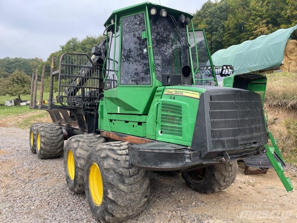 John Deere 1010 E Forwarders