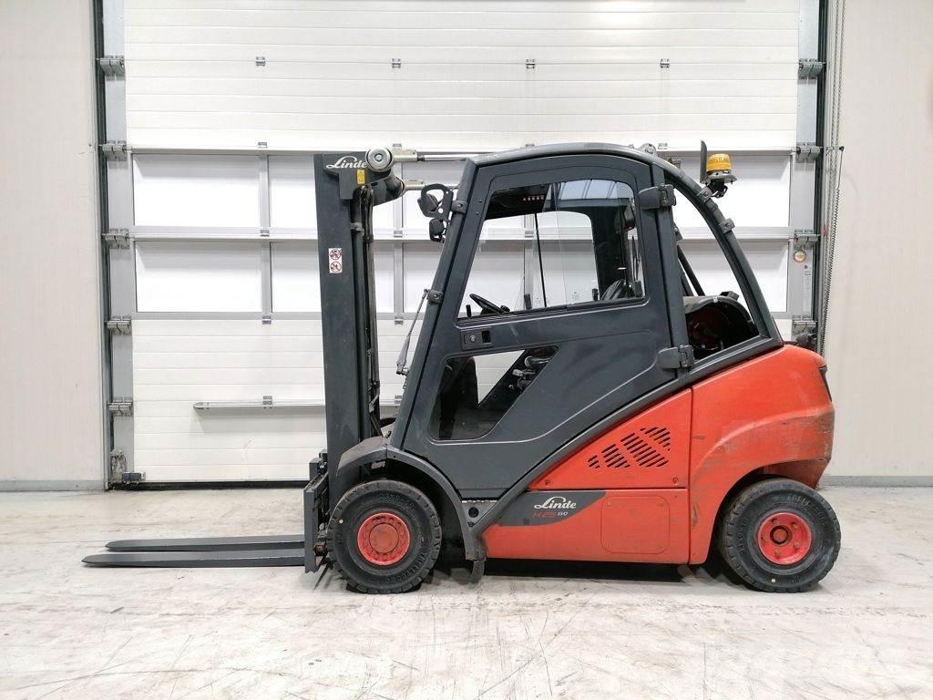 Linde H25T-02 LPG trucks