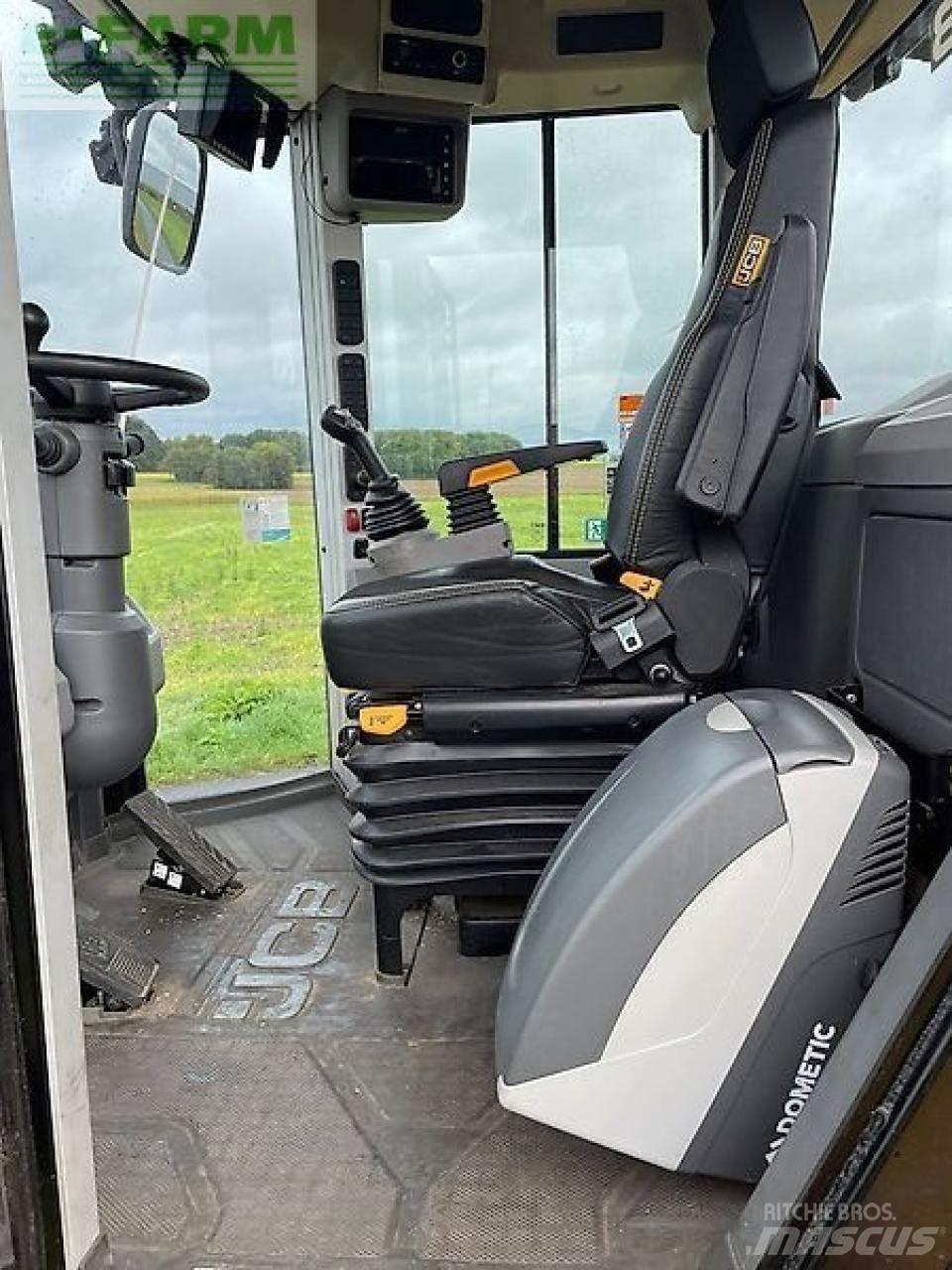 JCB 427 agri Mini Excavators <7t (Mini Diggers)