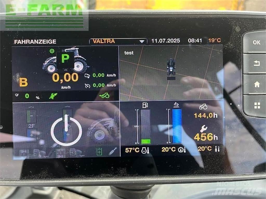 Valtra q245 Tractors