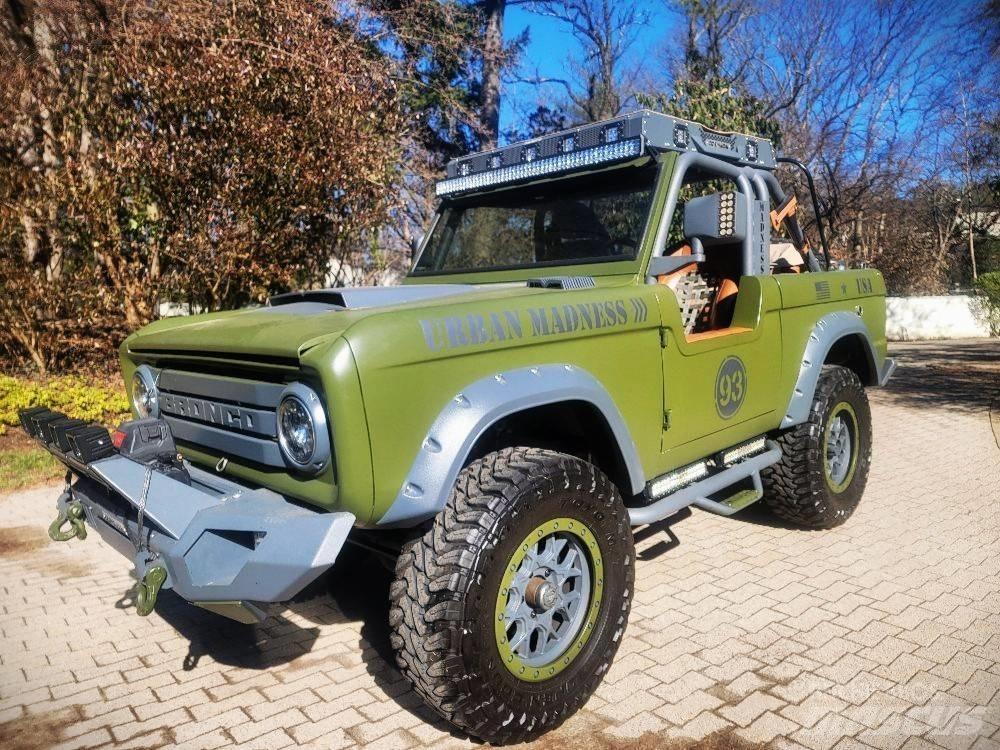 Ford Bronco Automobiles / SUVS