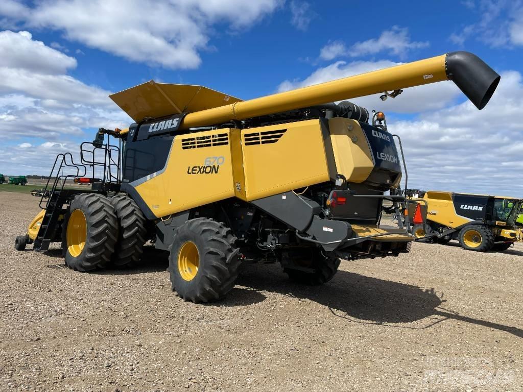 CLAAS 670 Combine Harvesters