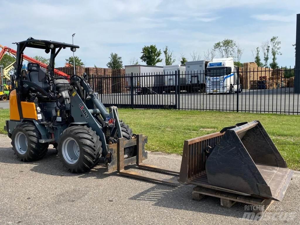 GiANT D332SWT Mini Loader