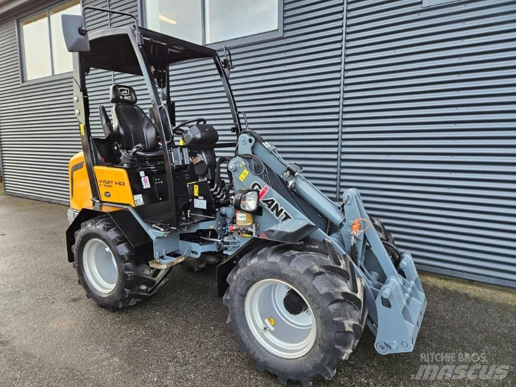 GiANT v452t hd xtra Mini Loader
