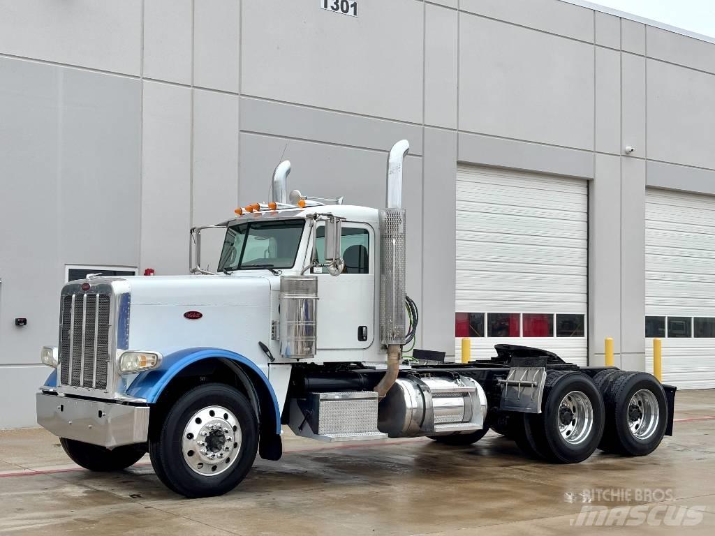 Peterbilt 388 Conventional Trucks / Tractor Trucks