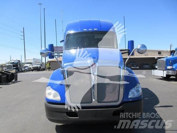 Kenworth T680 Conventional Trucks / Tractor Trucks