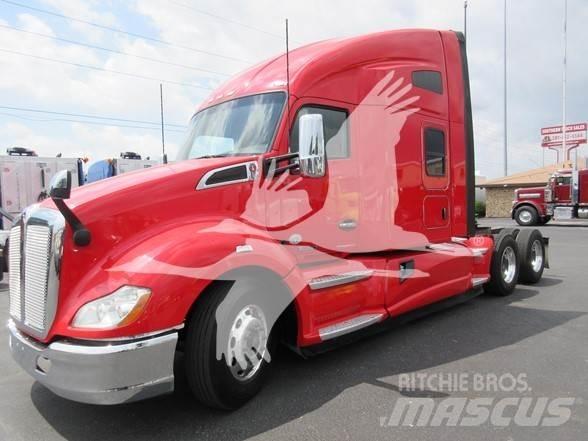 Kenworth T680 Conventional Trucks / Tractor Trucks