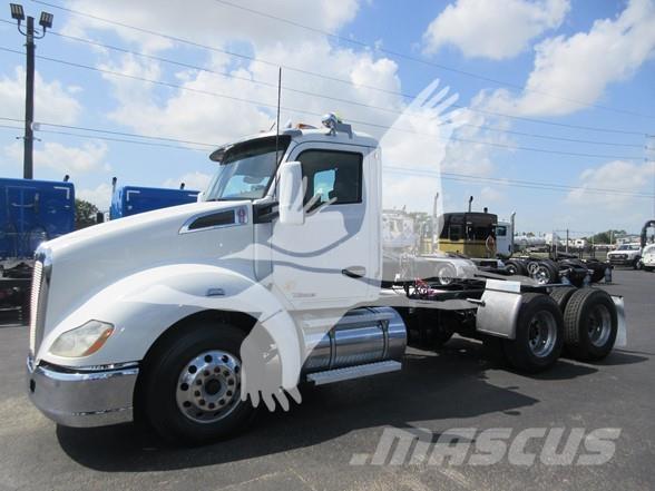 Kenworth T680 Conventional Trucks / Tractor Trucks