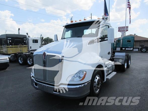 Kenworth T680 Conventional Trucks / Tractor Trucks
