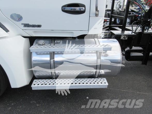 Kenworth T680 Conventional Trucks / Tractor Trucks