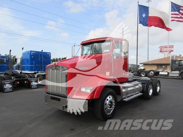 Kenworth T800 Conventional Trucks / Tractor Trucks