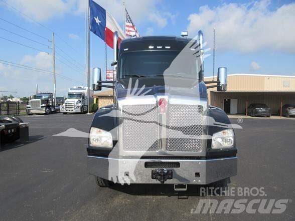 Kenworth T880 Conventional Trucks / Tractor Trucks