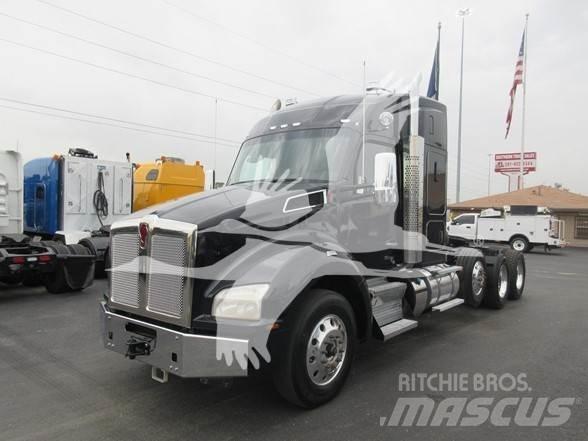 Kenworth T880 Conventional Trucks / Tractor Trucks