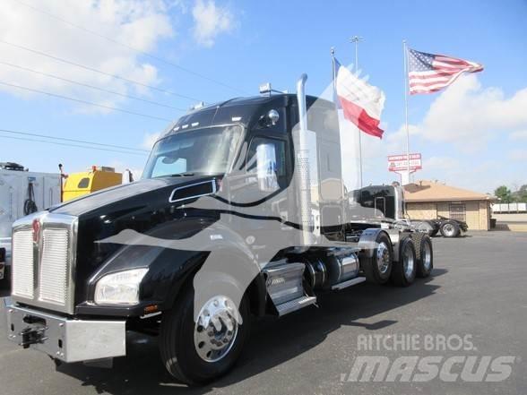 Kenworth T880 Conventional Trucks / Tractor Trucks