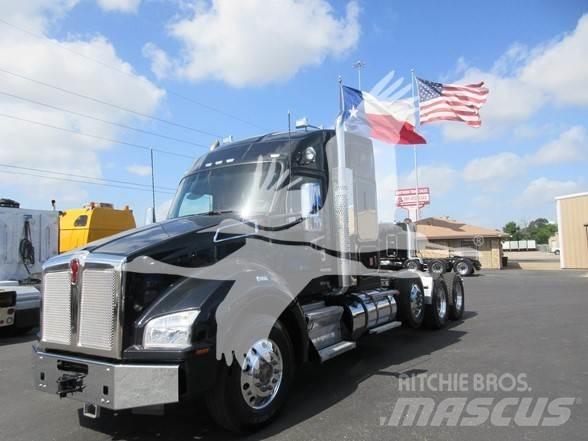 Kenworth T880 Conventional Trucks / Tractor Trucks