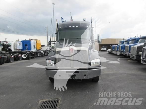 Kenworth T880 Conventional Trucks / Tractor Trucks