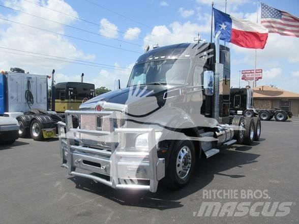 Kenworth T880 Conventional Trucks / Tractor Trucks