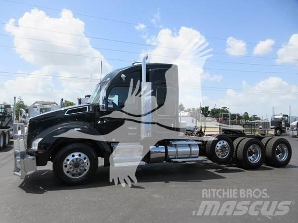 Kenworth T880 Conventional Trucks / Tractor Trucks