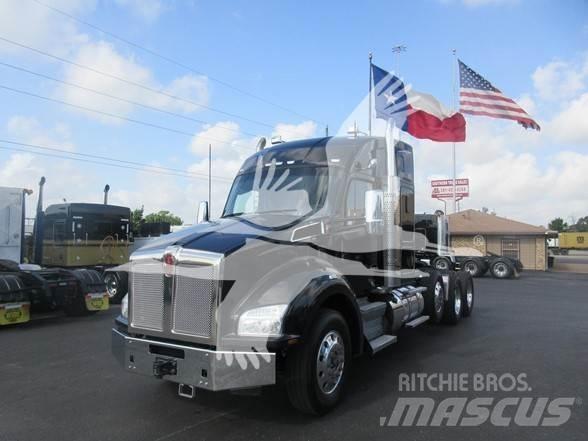 Kenworth T880 Conventional Trucks / Tractor Trucks