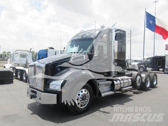 Kenworth T880 Conventional Trucks / Tractor Trucks
