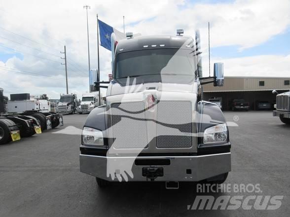 Kenworth T880 Conventional Trucks / Tractor Trucks