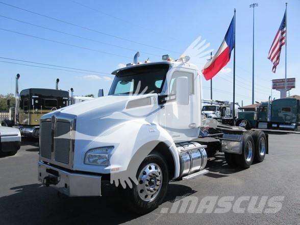 Kenworth T880 Conventional Trucks / Tractor Trucks
