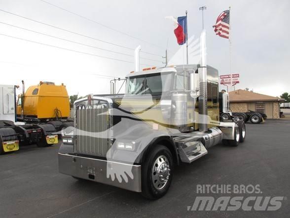Kenworth W900L Conventional Trucks / Tractor Trucks