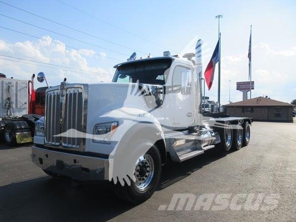 Kenworth W990 Conventional Trucks / Tractor Trucks