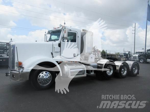 Peterbilt 367 Conventional Trucks / Tractor Trucks