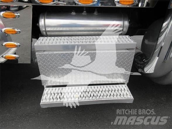 Peterbilt 388 Conventional Trucks / Tractor Trucks