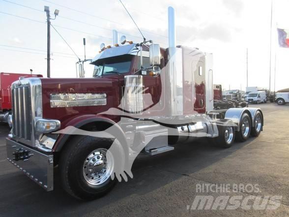 Peterbilt 389 Conventional Trucks / Tractor Trucks