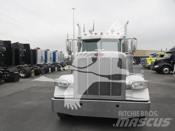 Peterbilt 389 Conventional Trucks / Tractor Trucks