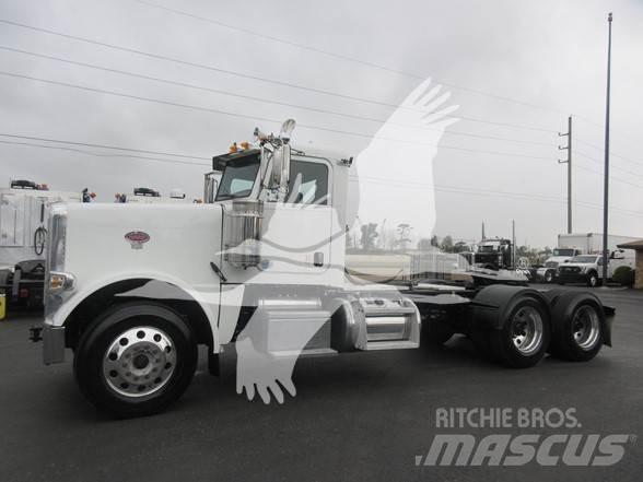 Peterbilt 389 Conventional Trucks / Tractor Trucks