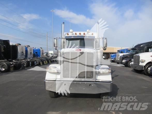Peterbilt 389 Conventional Trucks / Tractor Trucks