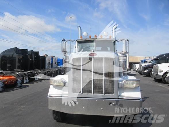Peterbilt 389 Conventional Trucks / Tractor Trucks