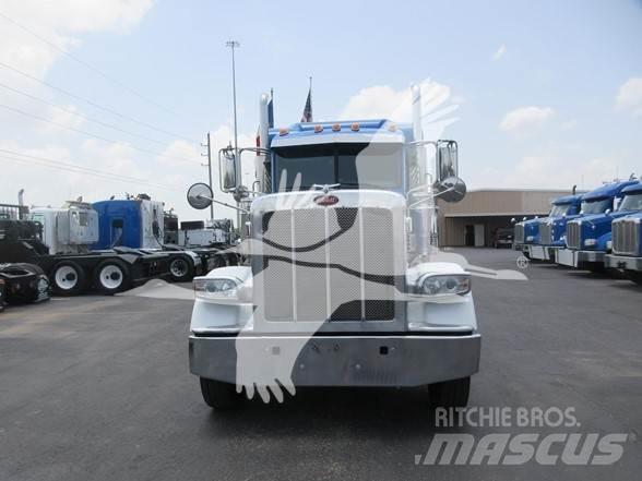 Peterbilt 389 Conventional Trucks / Tractor Trucks