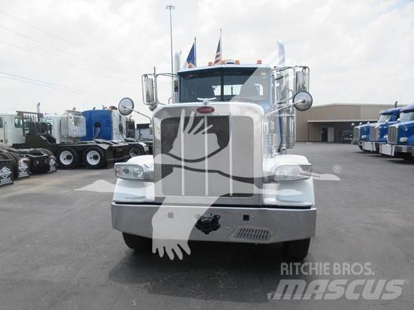 Peterbilt 389 Conventional Trucks / Tractor Trucks