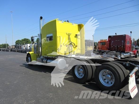 Peterbilt 389 Conventional Trucks / Tractor Trucks